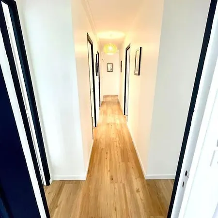 Grand Neuf F5 100m2 Avec Balcon Apartment